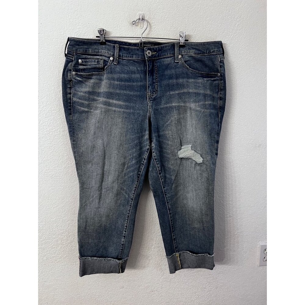 Torrid Crop Boyfriend Vintage Stretch Jeans Size 20 With Distressed Details & Cu